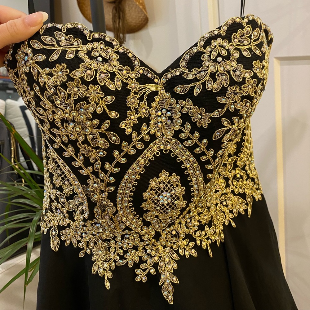 BouBou size XXS short strapless prom/dance dress. Worn once! Amazing condition.